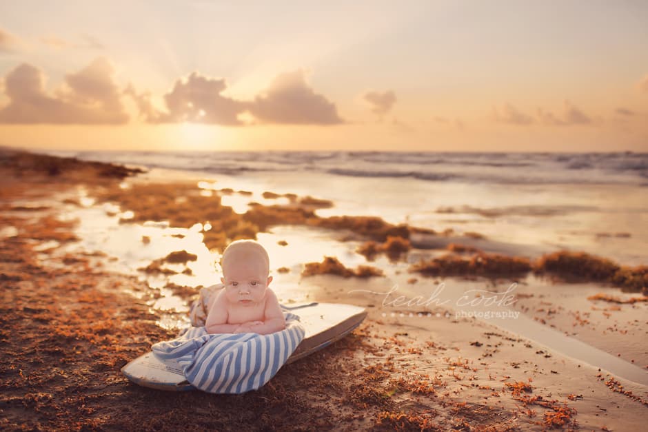 Come portare un neonato in spiaggia